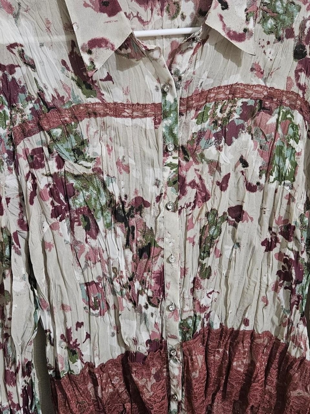Floral Button‑Front Crinkle Blouse in Cream and Rose